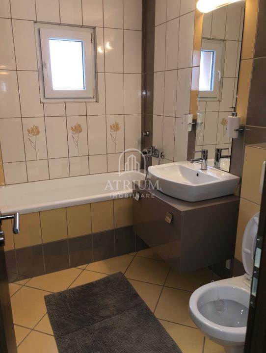 Apartament modern cu 3 camere/zona Intre Lacuri 
