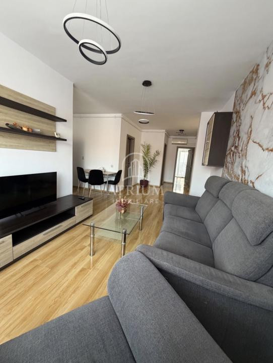 Apartamet modern cu 3 camere/centru 