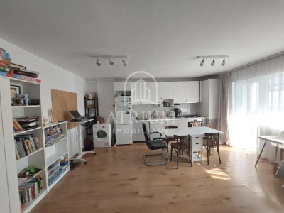 Apartament cu 2 camere la cheie, parcare subterana, zona Sub Cetate