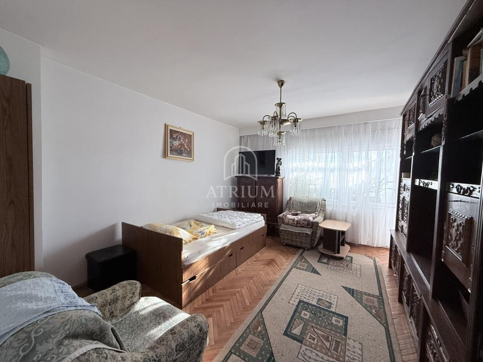 Apartment 3 camere, zona ultracentrala, str. Baba Novac 