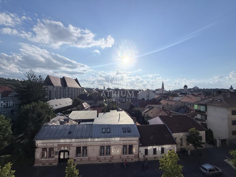 Apartment 3 camere, zona ultracentrala, str. Baba Novac 