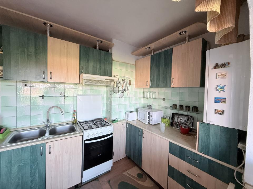 Apartment 3 camere, zona ultracentrala, str. Baba Novac 