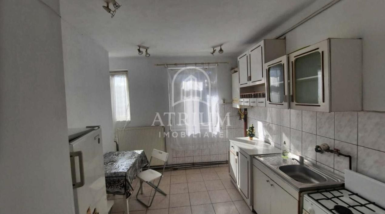 Apartament cu 2 camere decomandate/ centru 