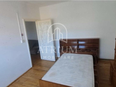 Apartament cu 2 camere decomandate/ centru 