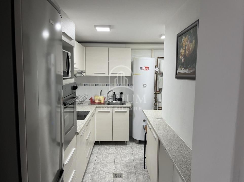 Apartament cu 3 camere decomandate/parcul Cetatuia