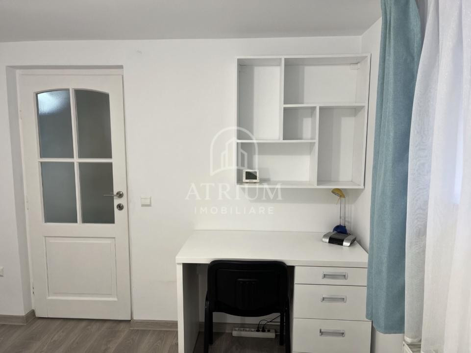 Apartament cu 3 camere decomandate/parcul Cetatuia