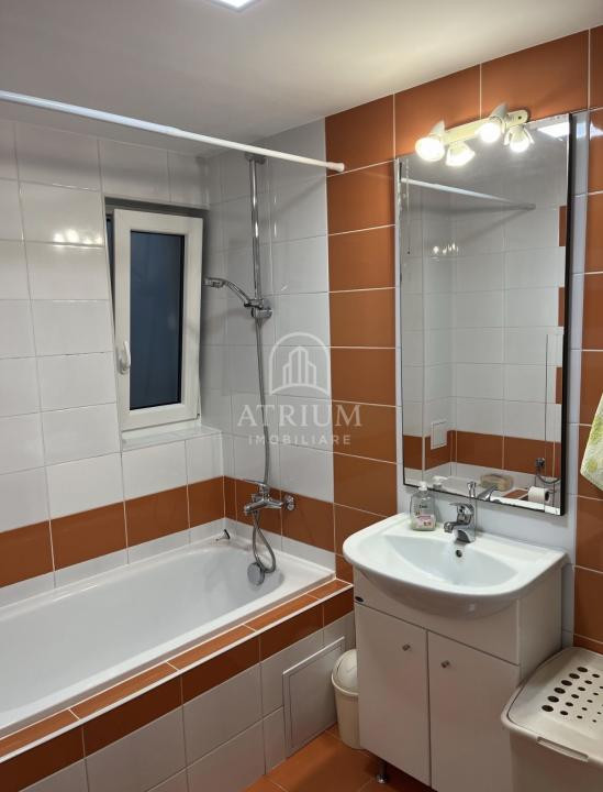 Apartament cu 3 camere decomandate/parcul Cetatuia