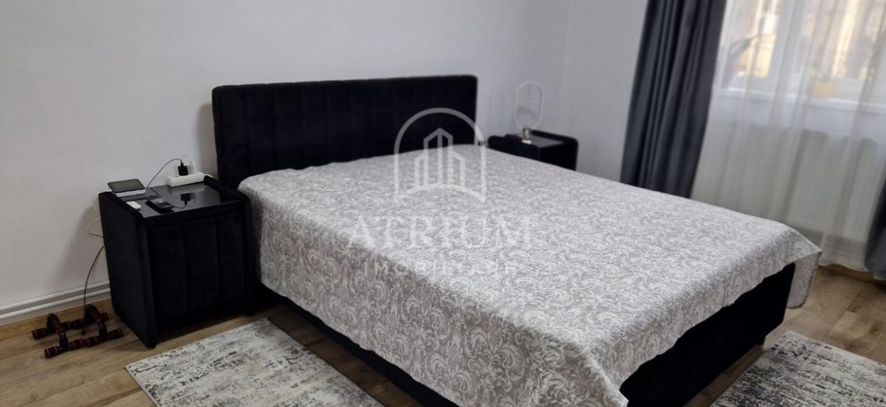 Apartament cu 3 camere/central 