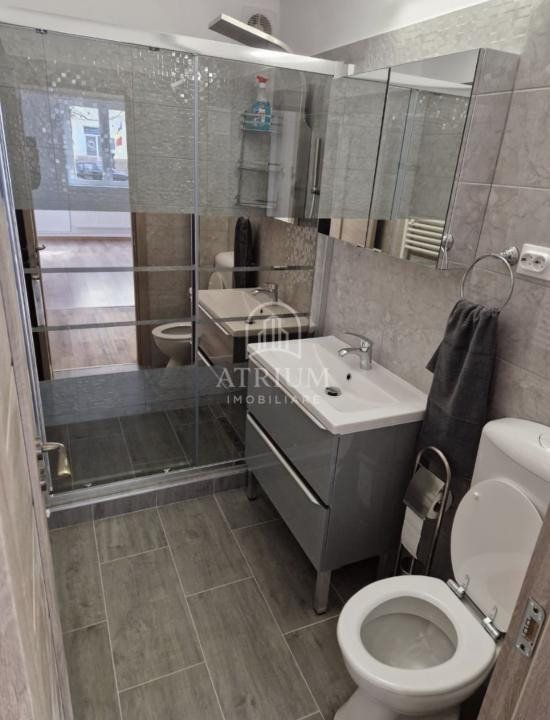 Apartament cu 3 camere/central 