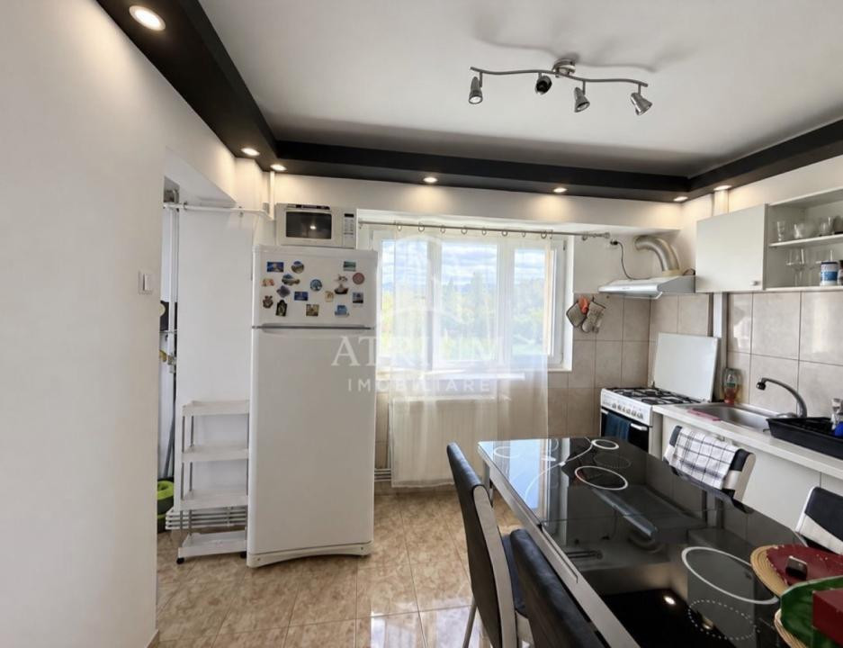 Apartament de 2 camere decomandate/Intre lacuri 