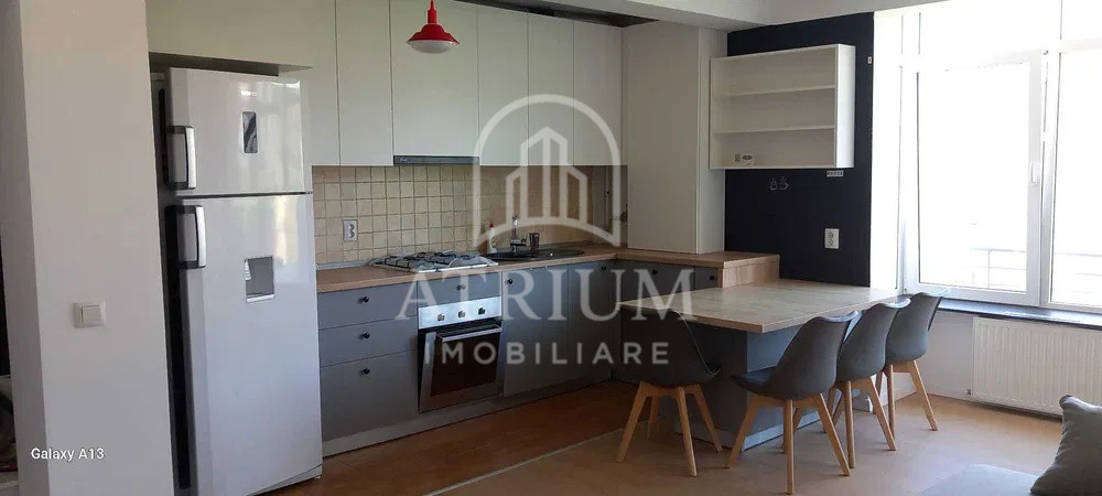 Apartament 3 camere bucatarie 66mp in zona Avram Iancu