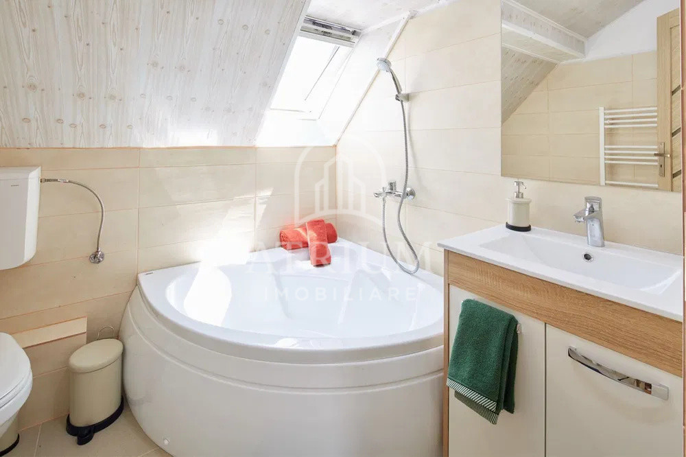 Apartament 2 camere decomandate + living, bucatarie si parcare Zorilor