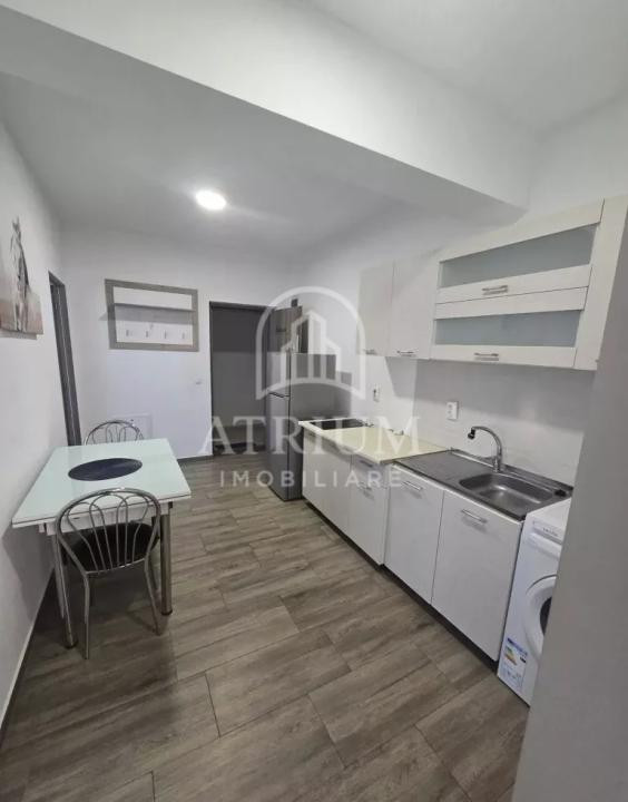 Inchiriez ap doua camere cu parcare zona Buna Ziua
