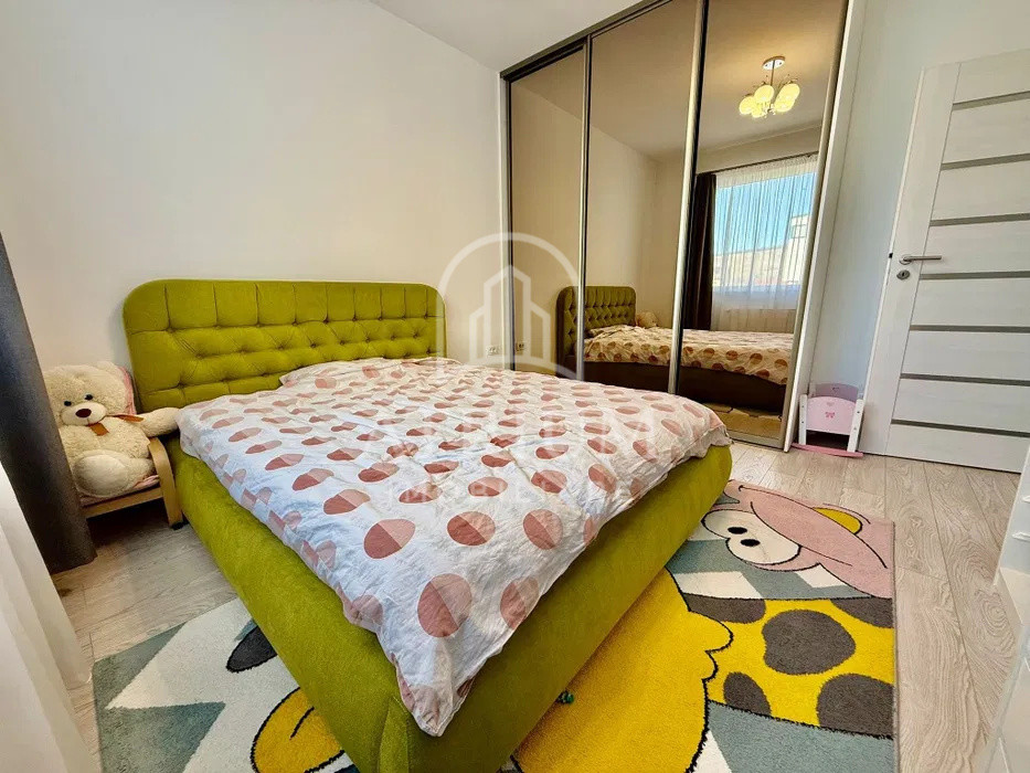 Inchiriez apartament 3 camere, str Stadionului. Florești.