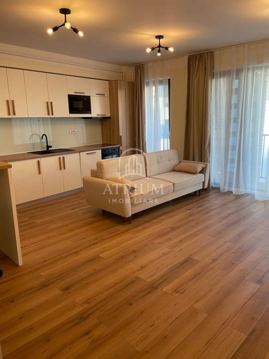Apartament cu 3 camere semidecomandate | Zonă semicentrală