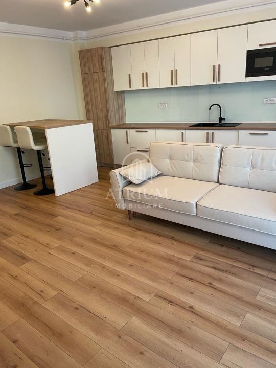 Apartament cu 3 camere semidecomandate | Zonă semicentrală