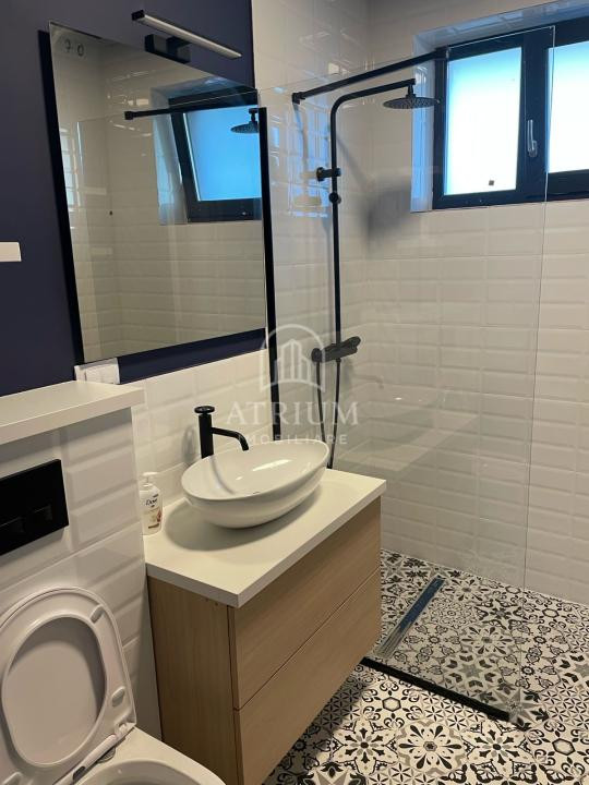 Apartament cu 3 camere semidecomandate | Zonă semicentrală