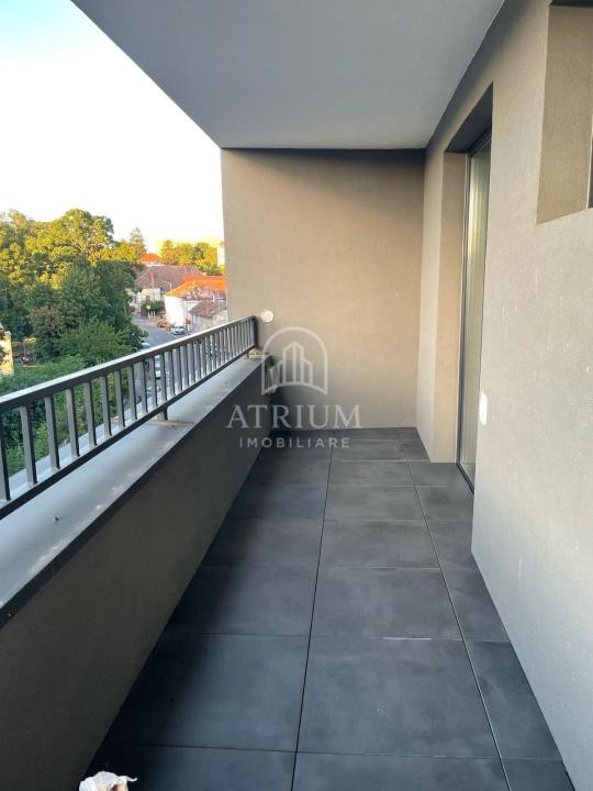 Apartament cu 3 camere semidecomandate | Zonă semicentrală