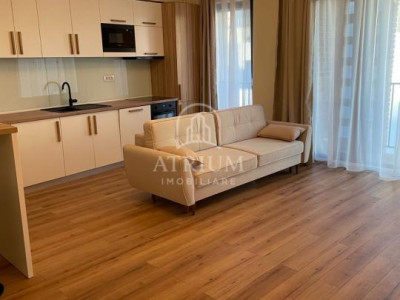 Apartament cu 3 camere semidecomandate | Zonă semicentrală