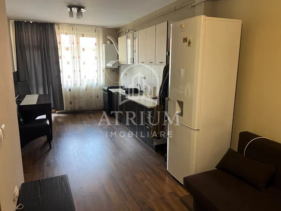 Inchiriez apartament 2 camere zona Sesul de Sus