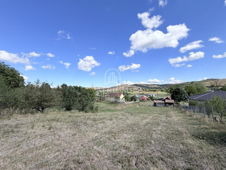 Casa individuala 93 mp utili, cu teren 3146mp, zona Baciu 