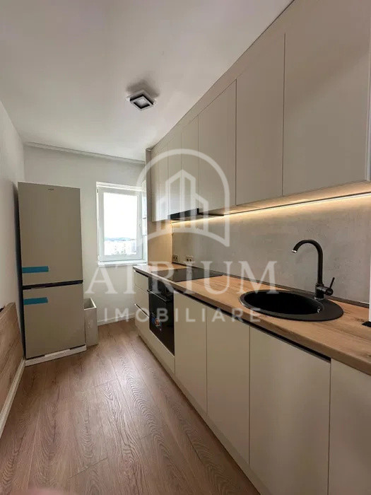 Apartament cu 2 camere decomandate 