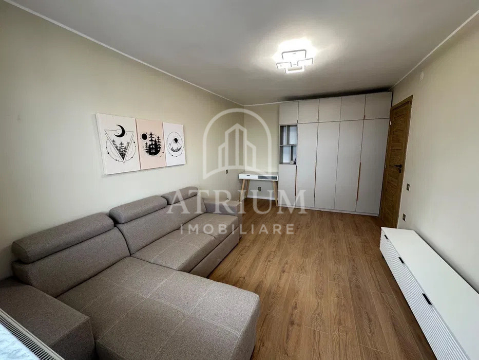 Apartament cu 2 camere decomandate 