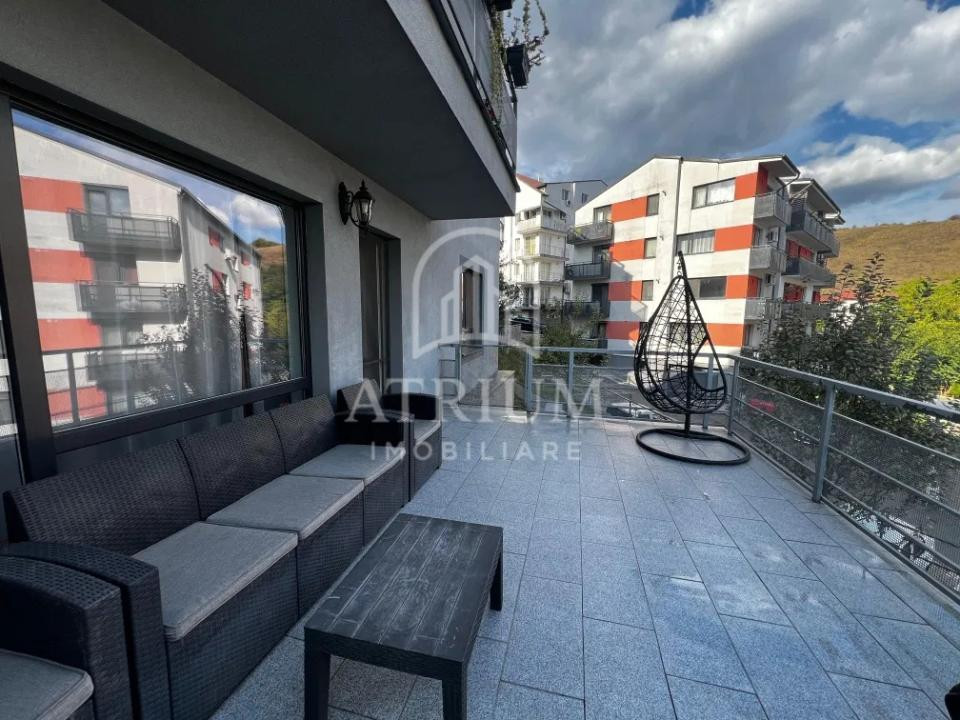 De închiriat: Apartament cu 3 camere, curte, terasă și parcare – Donat Park (Pet-Friendly)