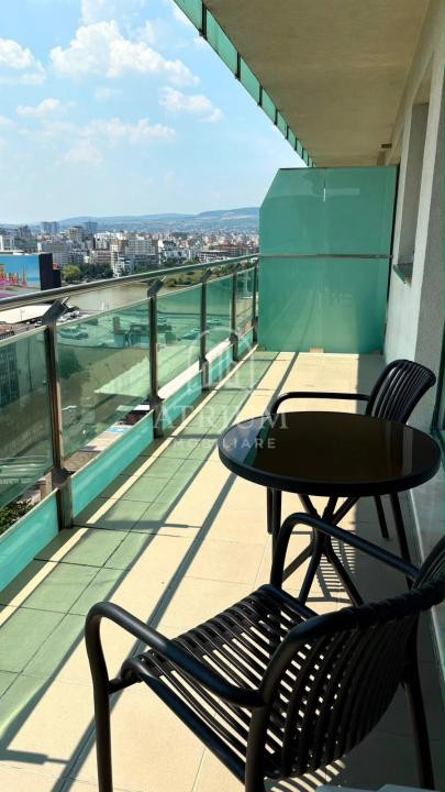 Apartament de închiriat / Viva City 