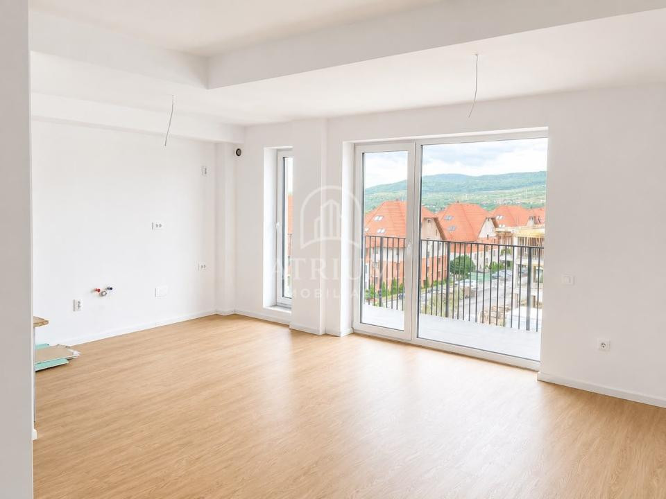 Apartament o camera  | Zona Royal, Baciu  | Parcare inclusă
