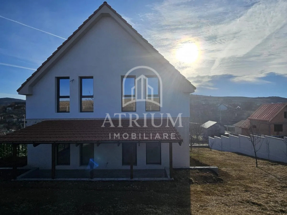 Casa 5 camere, 242 mp utili, zona Salicea/Cluj Napoca