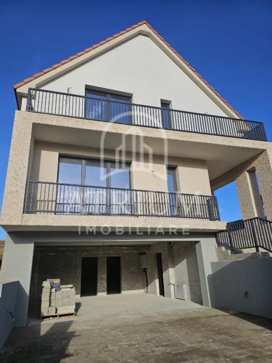 Casa 5 camere, 242 mp utili, zona Salicea/Cluj Napoca