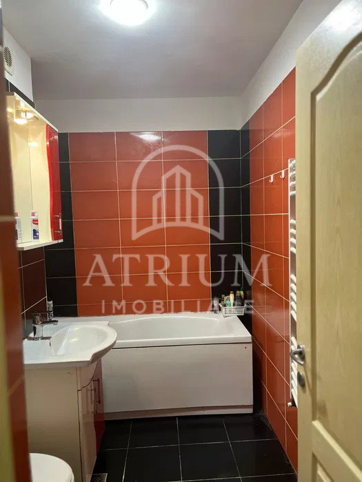 Apartament 2 camere semidecomandate suprafata de 45 mp Floresti 