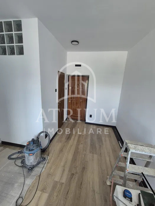 Garsoniera de vânzare ,suprafata de 21 mp zona Someseni