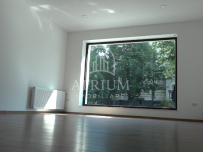 Spațiu comercial, 204 mp utili, zona Centrală 