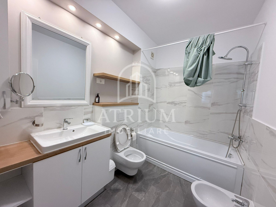 Apartament de 3 camere, zona Vivo