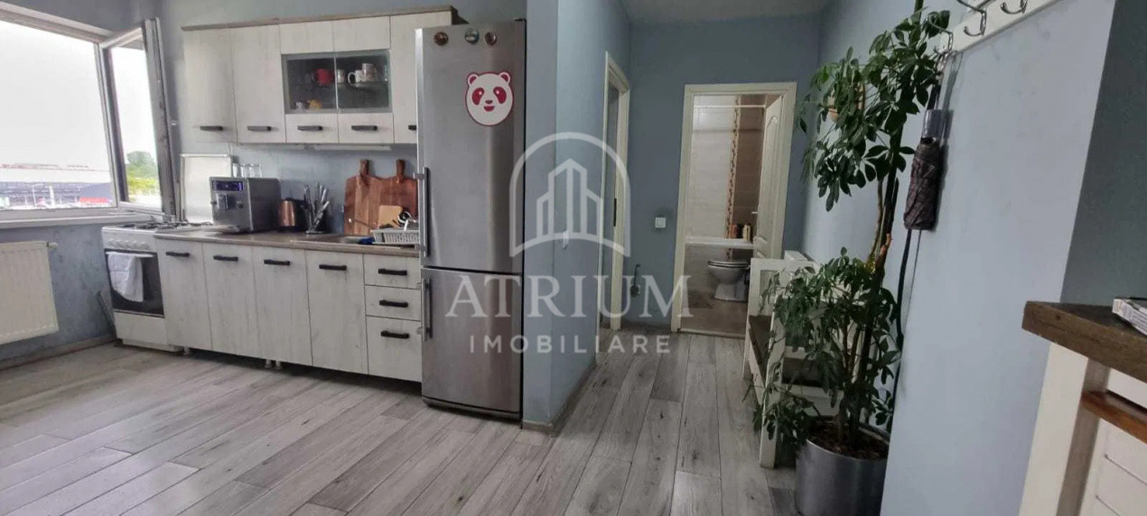 Aparrament 3 camere semidecomandate, 48 mp, zona Ambient