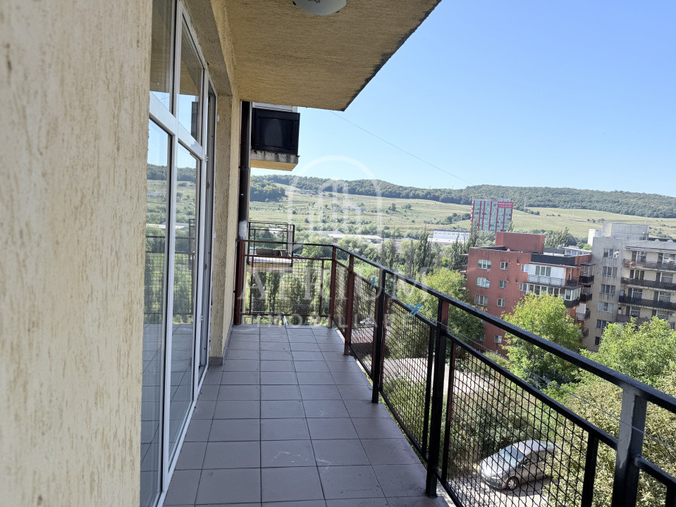 Apartament 3 camere, 61 mp utili cu doua balcoane, zona Calea Baciului/Petrom