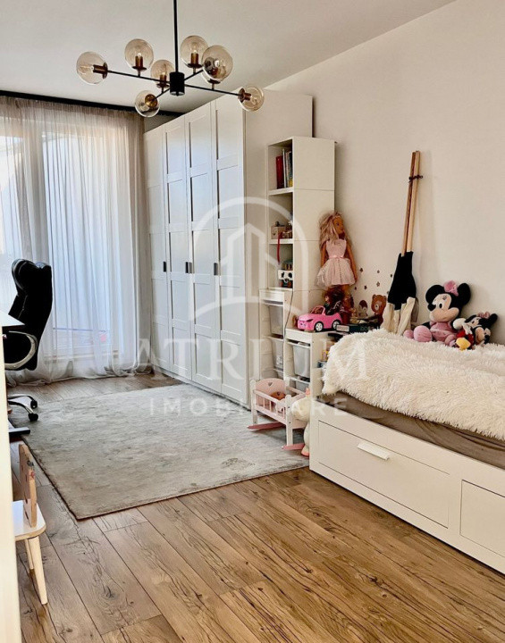 Apartament tip penthause 3 camere, 78 mp utili cu 25 terase, zona Pod Ira