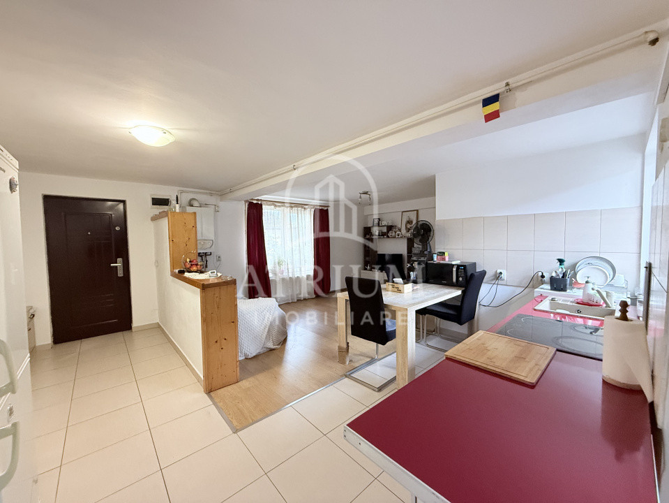 Inchirere casa, 118 mp utili, 12 mp terasa, garaj, zona Eroilor