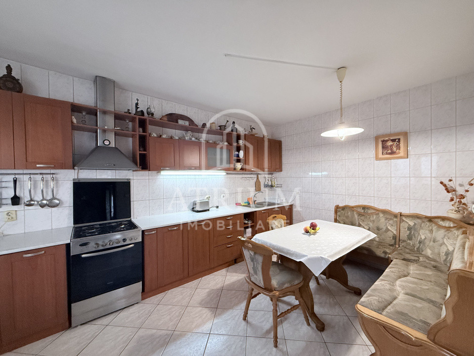 Casa individuala, S+P+1E+M, 206 mp utili, 120 mp teren liber, Sector 4–Zeicani