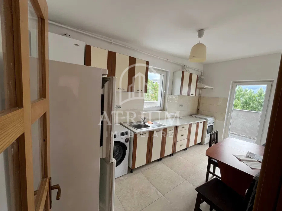Apartament 3 camere bucatarie 60 mp+terasa 20 mp in zona Vivo Floresti