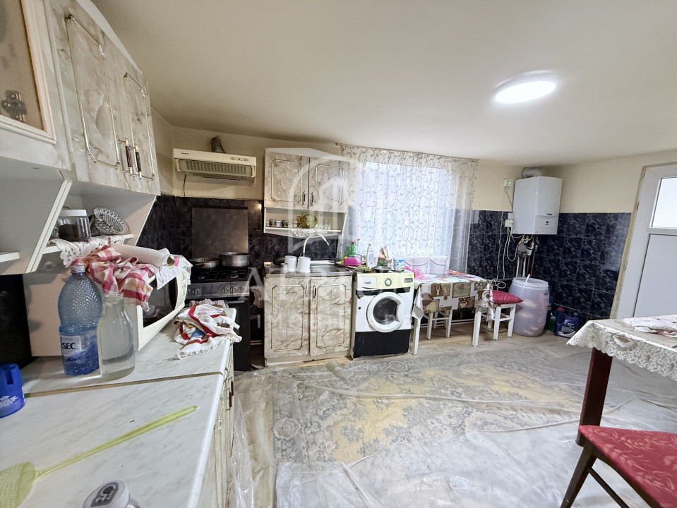 Casa Individuala, 220 mp utili cu 440 mp teren, zona Baciu 