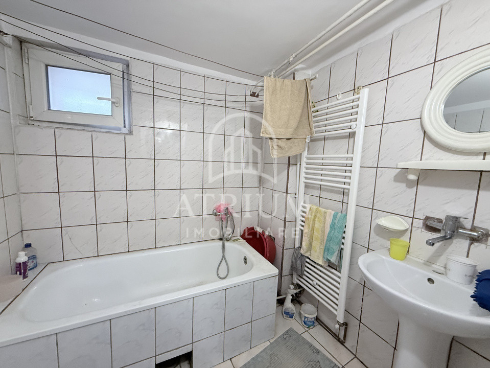 Casa Individuala, 220 mp utili cu 440 mp teren, zona Baciu 