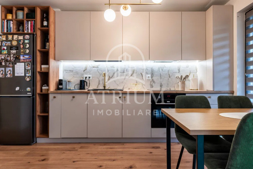 Apartament 3 camere, zona Vivo