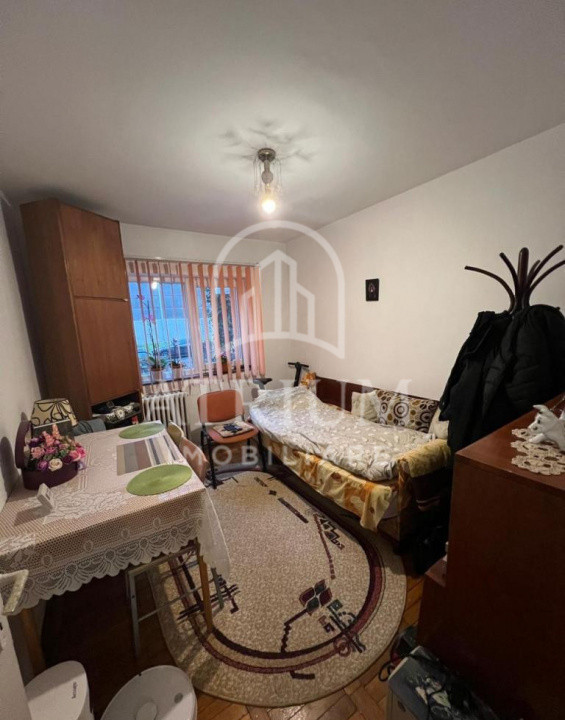 Apartament 3 camere, 65 mp, zona Manastur