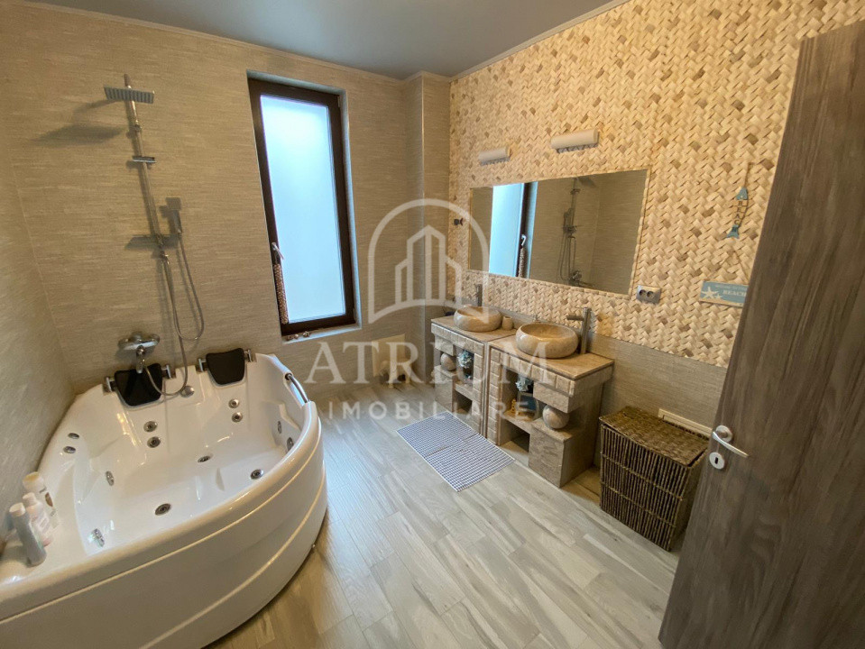 Apartament 3 camere, 150 mp, Terasă + curte, Parcare, Cartier Europa