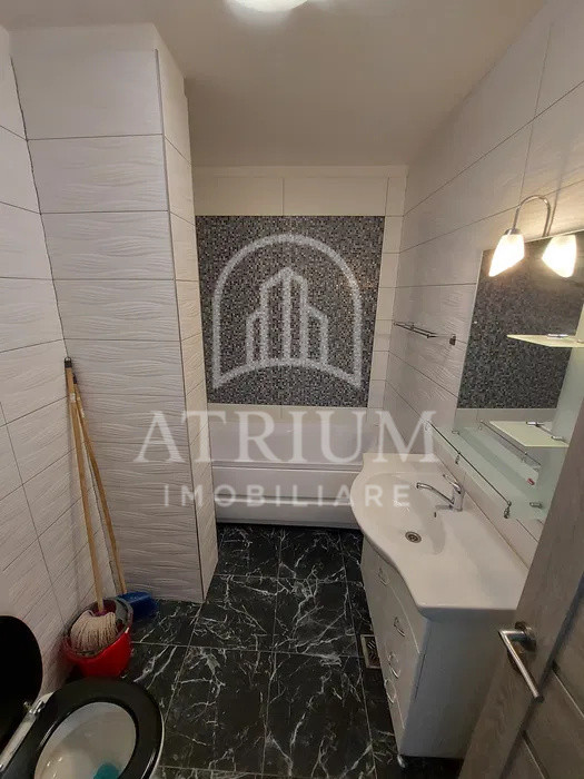 De închiriat apartament 3 camere – Florești