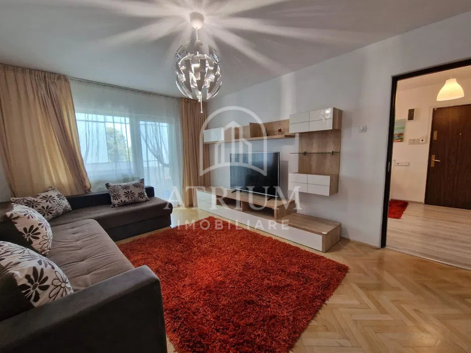 Închiriere apartament 3 camere decomandate, loc de parcare, zona Zorilor