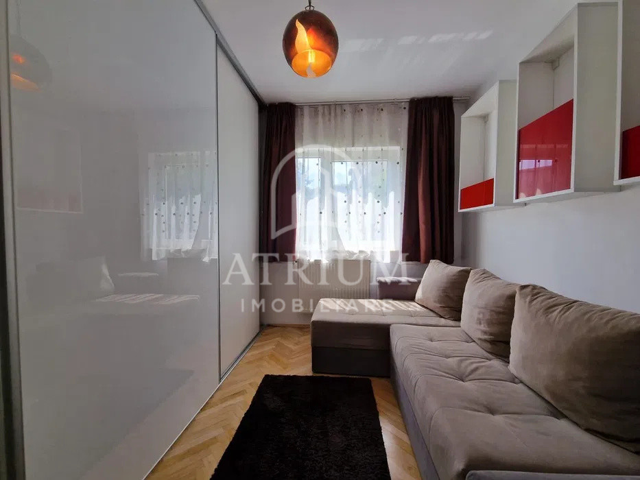 Închiriere apartament 3 camere decomandate, loc de parcare, zona Zorilor